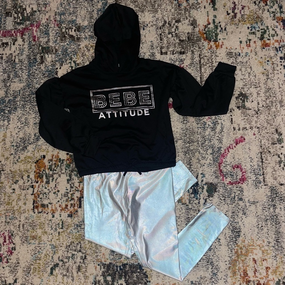 Girlsā 2-piece Bebe Outfit 10/12